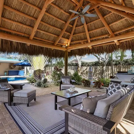 Villa Tropical Tiki